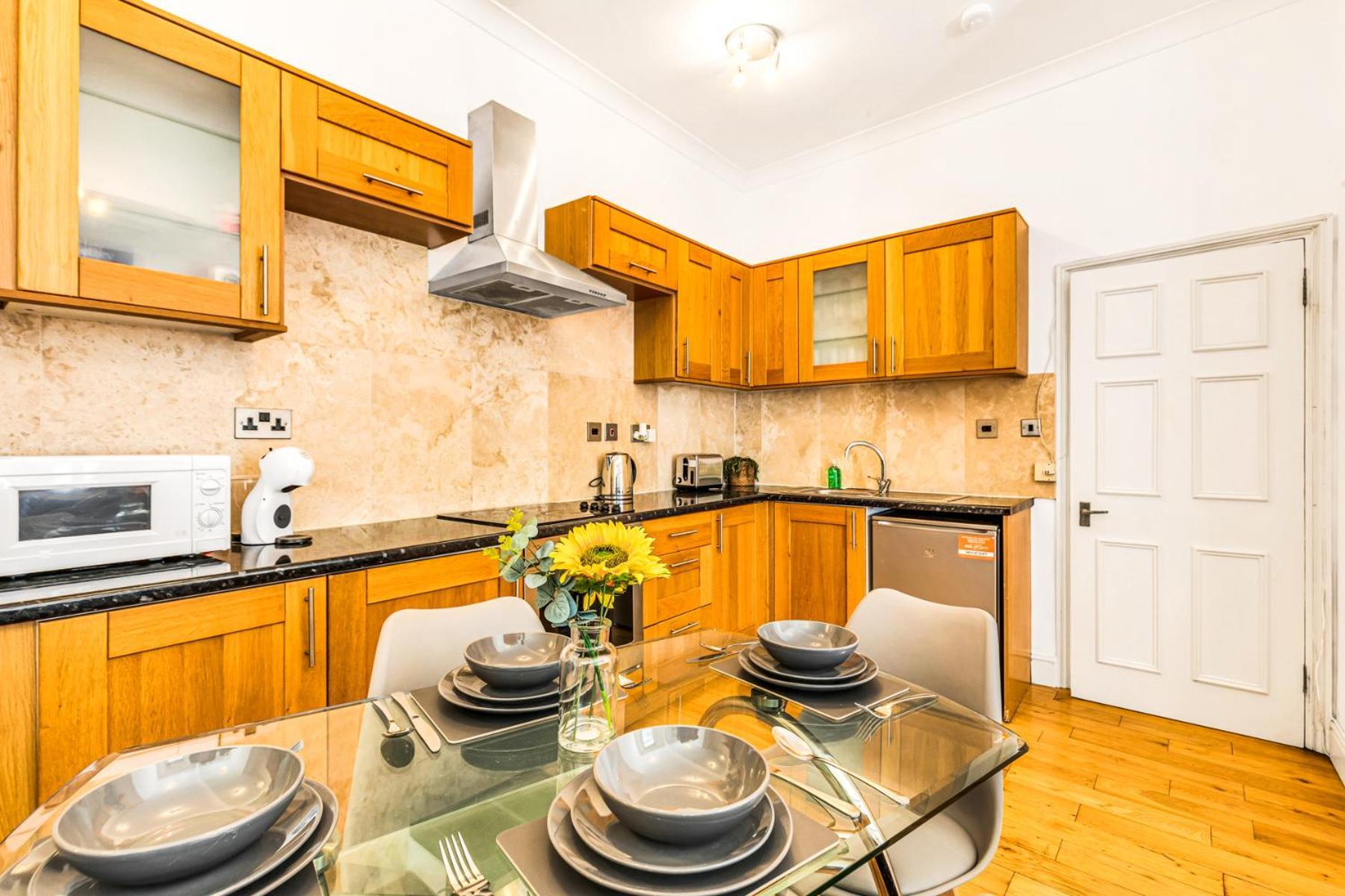 Luxstay2 Earls Court Apartment - Sleeps Up To 8 Лондон Екстер'єр фото